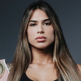 Jully Oliveira