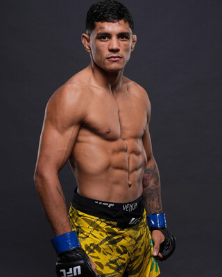 Gabriel Santos headshot