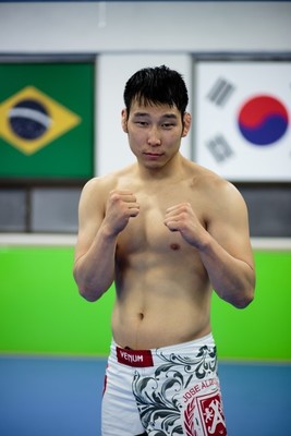 Dong Young Lee