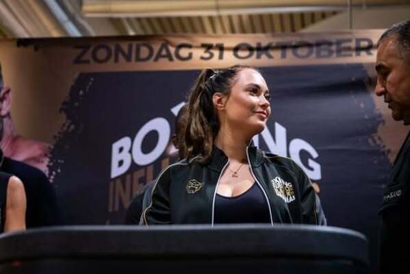 Anna Bron | Boxer Page | Tapology